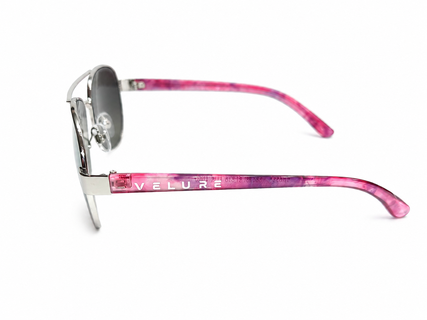 Chrome Kiss - Un beso de color en cada reflejo.