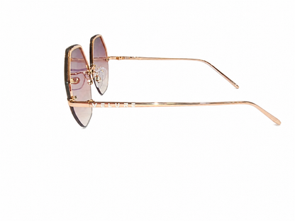 Golden Whisper - Un susurro dorado para miradas elegantes.