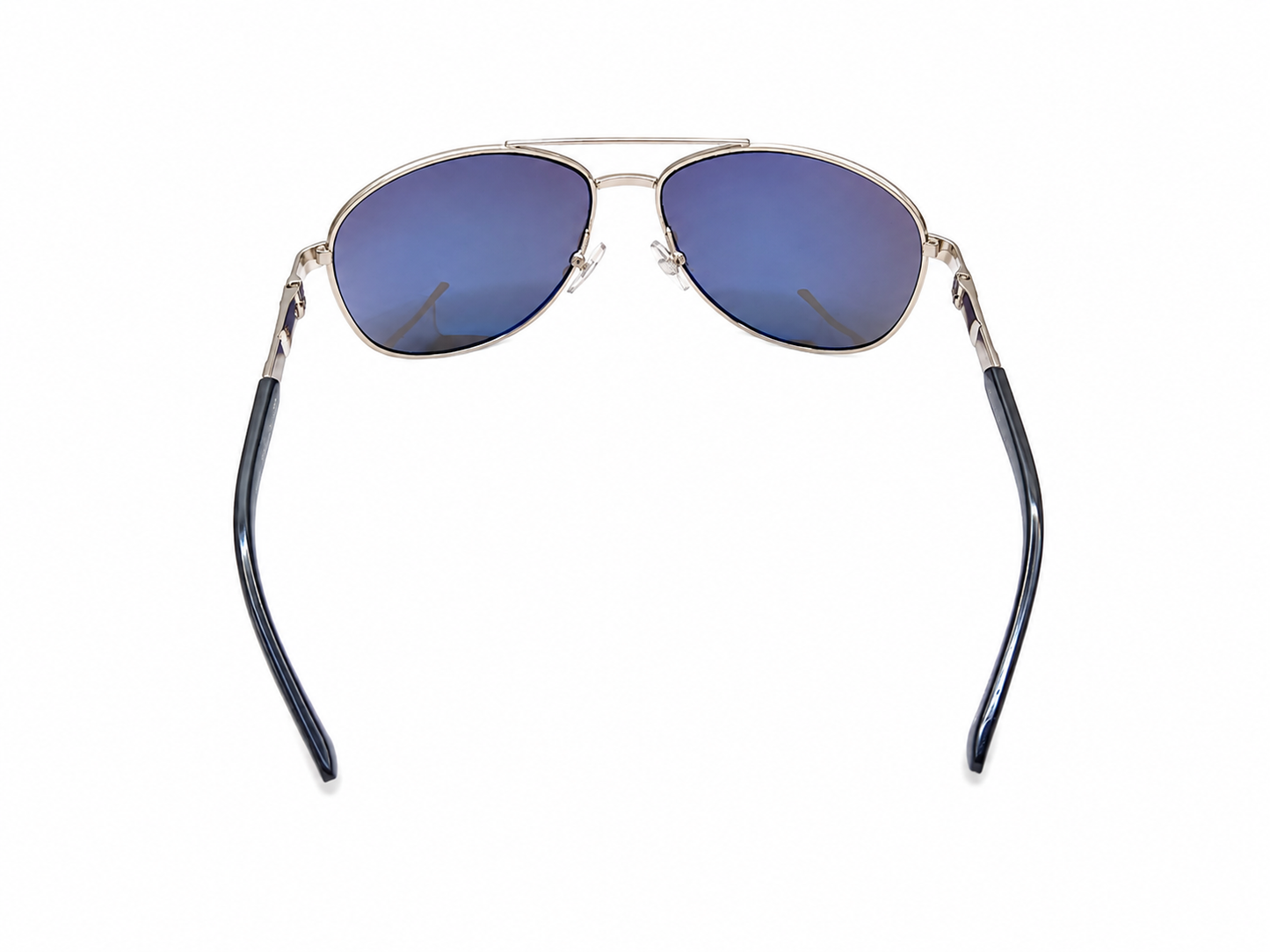 Aero Silver - Elegancia plateada para miradas en vuelo.