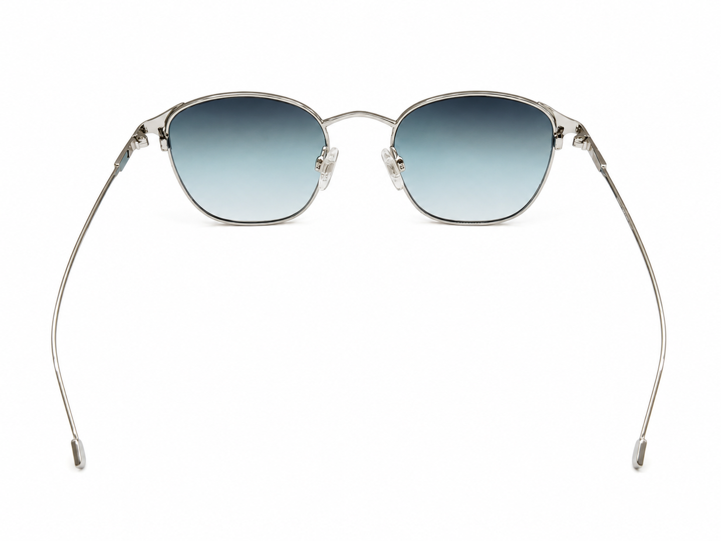 Silver Mist — Un degradé suave con esencia plateada.